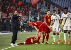 «Рома» проиграла «Байеру», «Марсель» сыграл вничью с «Аталантой»: фото матчей Лиги Европы