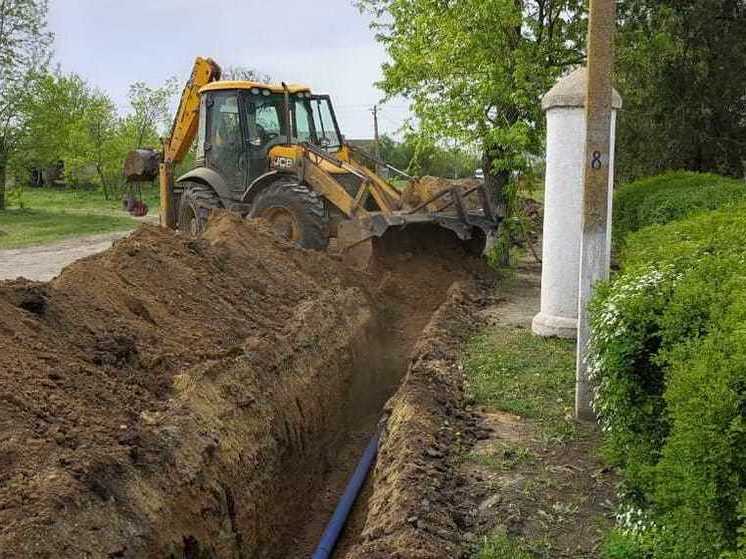 В Лазурном на Запорожье завершаются работы по замене водопровода