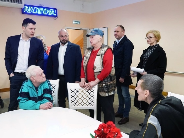 Алиханов пообещал обеспечить освещение вдоль дороги к пансионату в Долгоруково