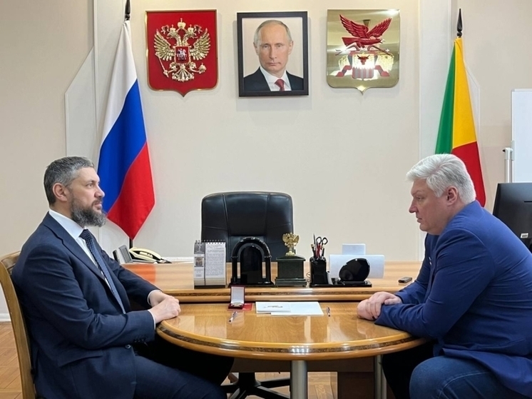 Помощь мирным жителям ДНР и ЛНР обсудил губернатор Забайкалья с руководителем фонда «Добровольцы Донбасса»