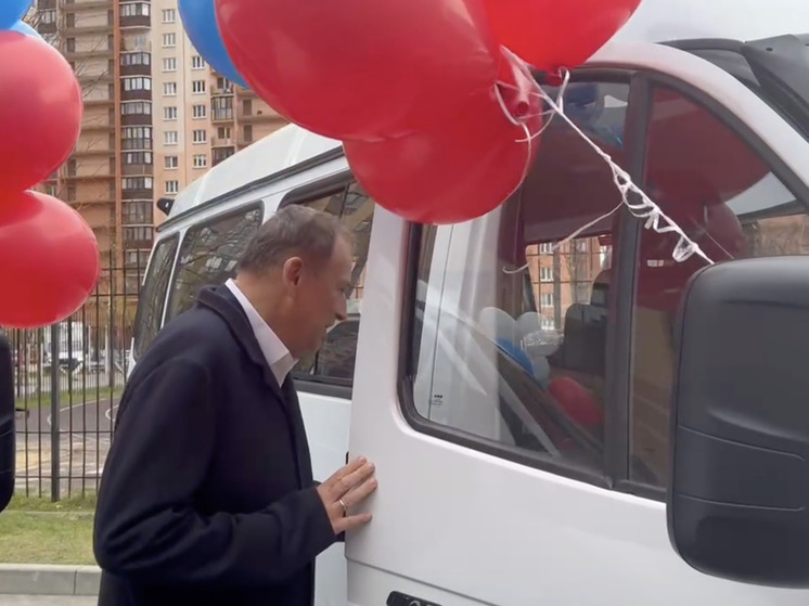 Во Всеволожске пяти многодетным семьям подарили автомобили