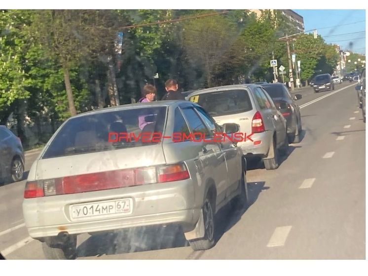 В ДТП на Кирова в Смоленске столкнулись три автомобиля
