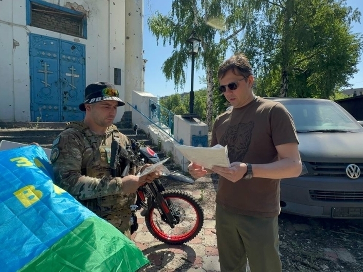 Губернатор Орловской области доставил гумпомощь бойцам СВО в Бахмуте
