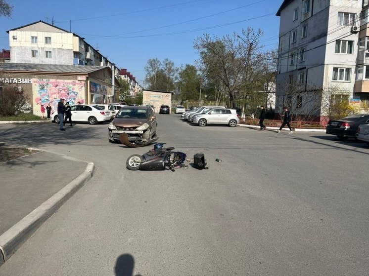 Подросток на мопеде попал в реанимацию после ДТП в Приморье