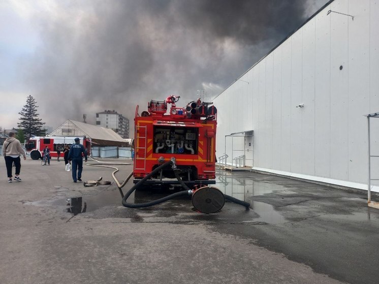 Пожар в супермаркете локализовали в Хабаровске