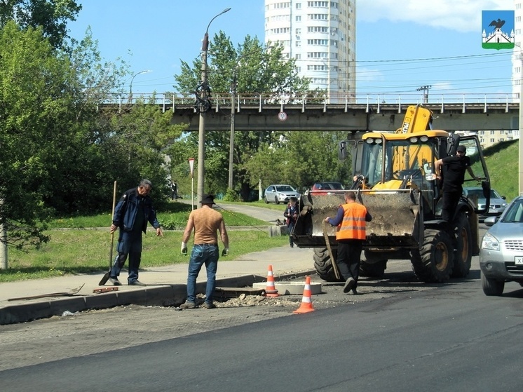 В Орле заканчивают ремонт улицы Городской