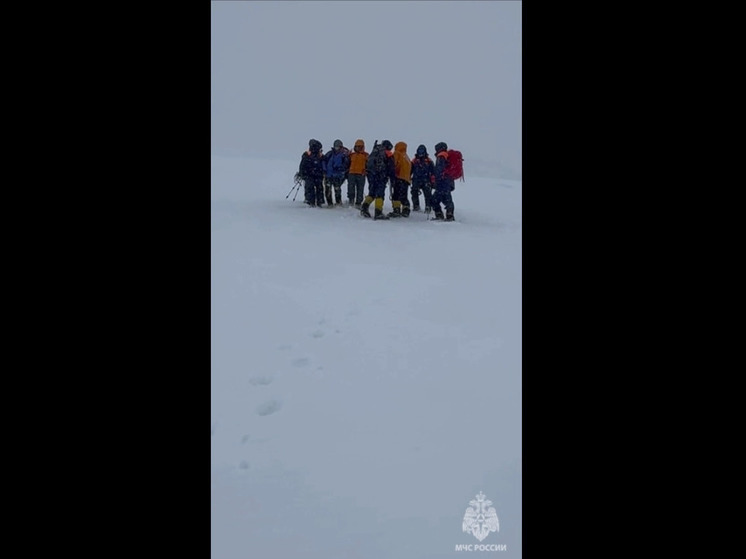 На Эльбрусе сотрудники МЧС спасли туриста