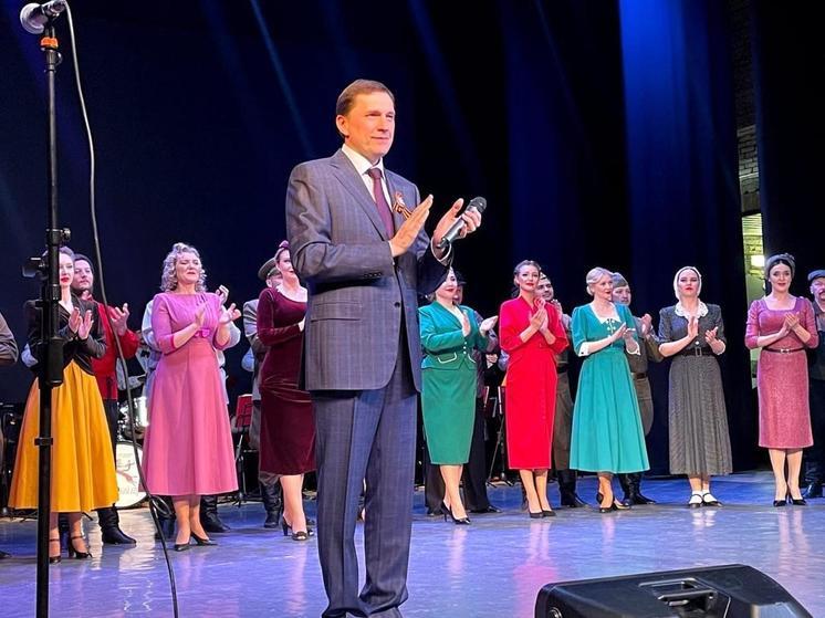В Новосибирске депутат Госдумы РФ Виктор Игнатов организовал концерт, посвященный 79-летию Победы в ВОВ