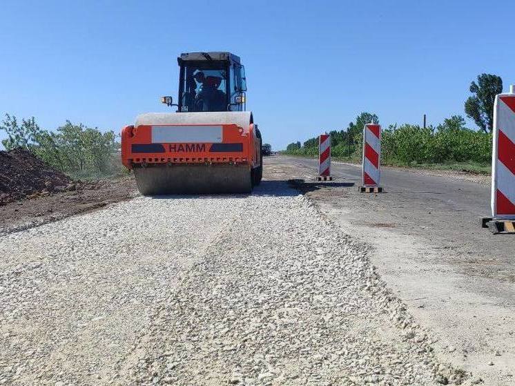 В Новотроицком округе приступили к ремонту важной автотрассы