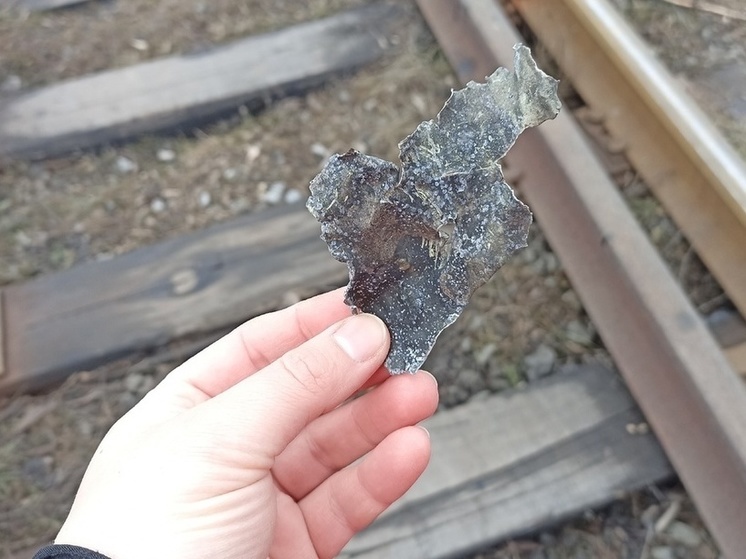 Украинский снаряд пробил крышу многоквартирного дома в Донецке