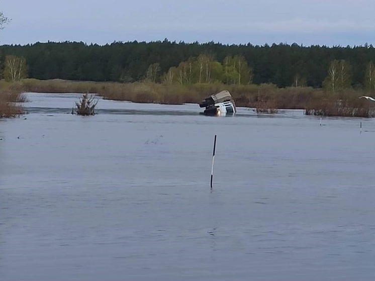 После снижения уровня воды в Кургане открыли проезд по улице Гагарина