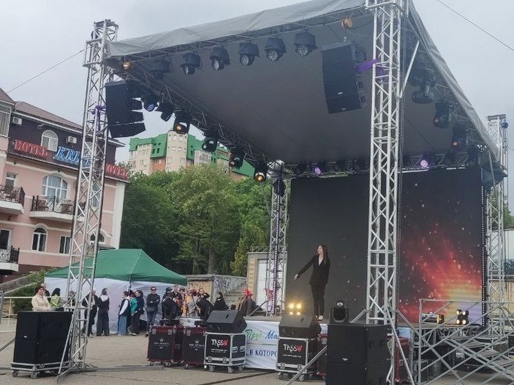В Ессентуках стартовала майская праздничная программа на Театральной площади