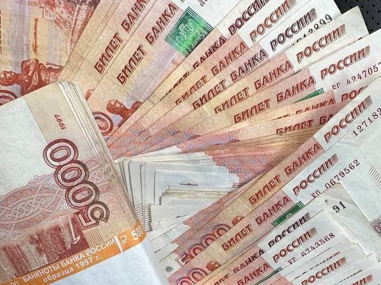 Пенсионерке из Соснового Бора полицейские вернули похищенные мошенниками деньги