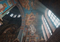 Администрация Томской области сообщила, что в прямом эфире можно будет наблюдать за Пасхальным богослужением в Богоявленском соборе Томска