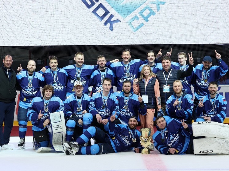 Сахалинцы одержали победу в хоккейном турнире