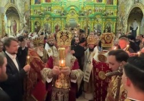 Благодатный огонь доставлен в Киево-Печерскую лавру канонической Украинской православной церкви (УПЦ)