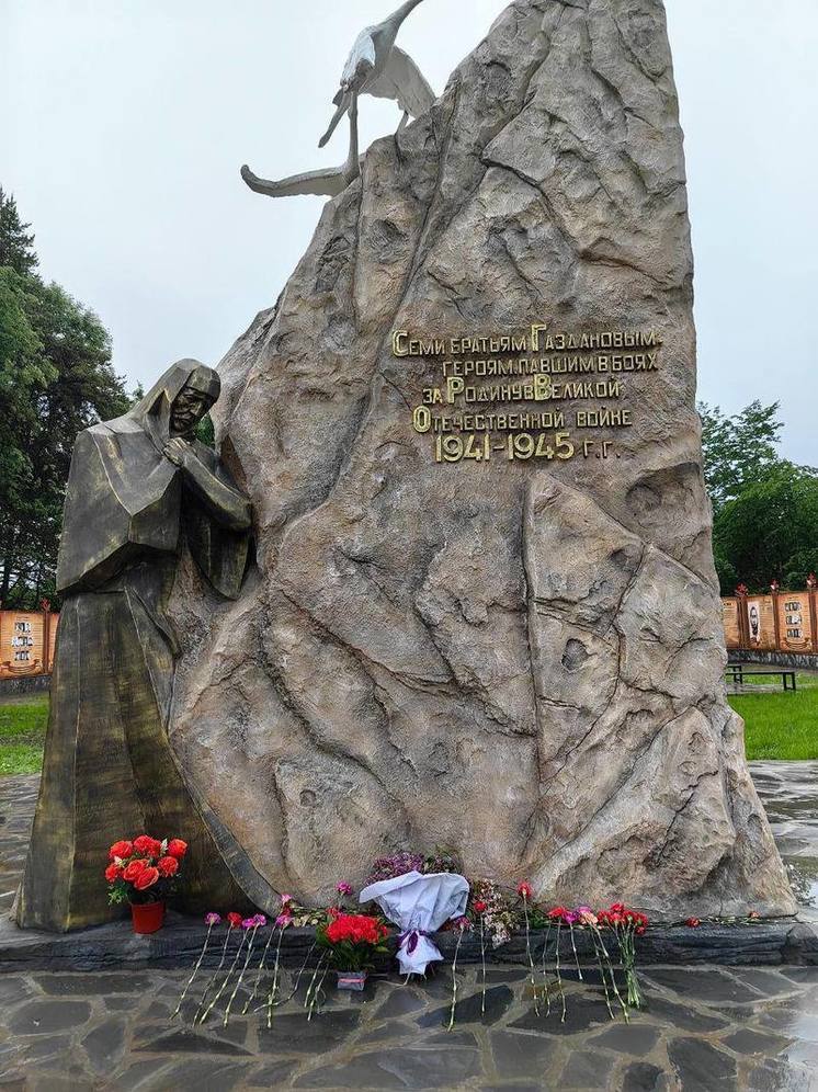 В Беслане благоустроили братские могилы времён Великой Отечественной войны