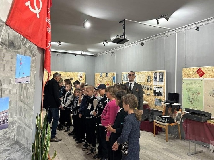 Педагог из Дагестана провел для запорожских школьников экскурсию в Историко-краеведческий музей
