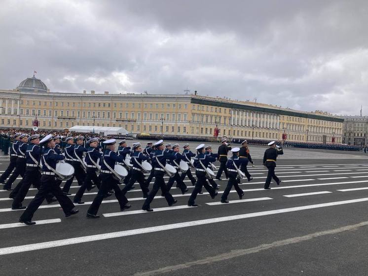 Центр Петербурга перекрыт утром 5 мая из-за генрепетиции парада Победы