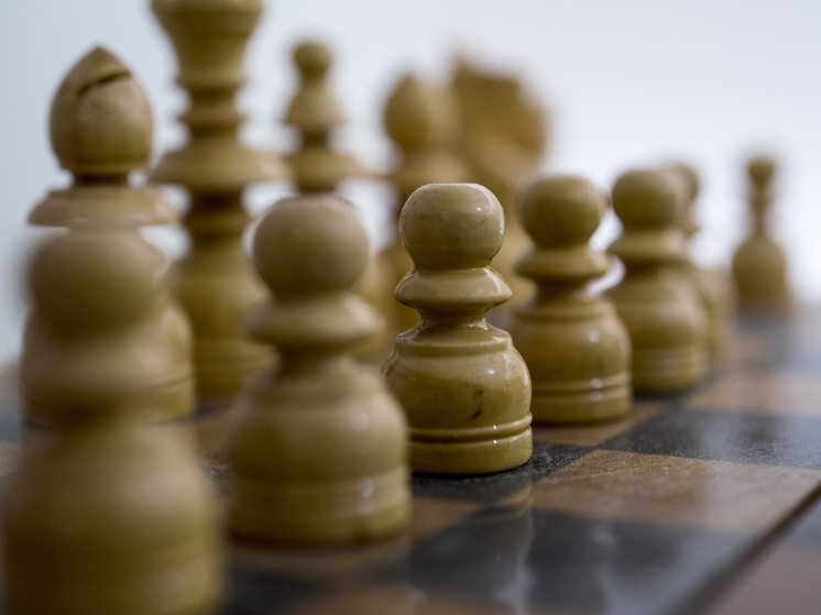 В Якутске стартовал матч-турнир поколений по шашкам и шахматам