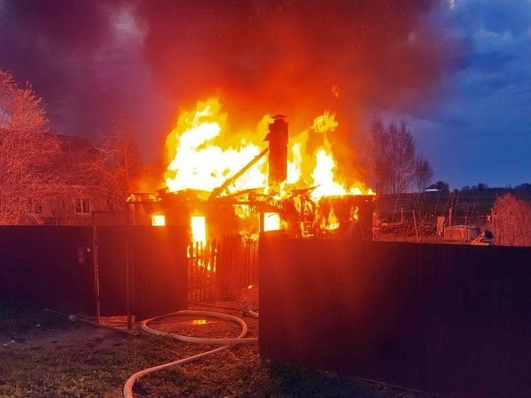 В Рославльском районе пожар уничтожил очередную баню