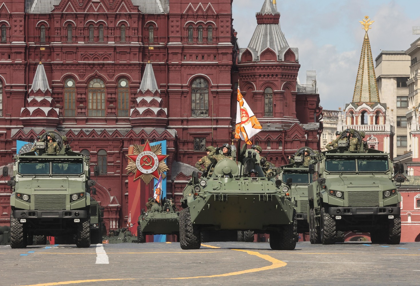 В Москве прошла репетиция Парада Победы: красочные кадры подготовки