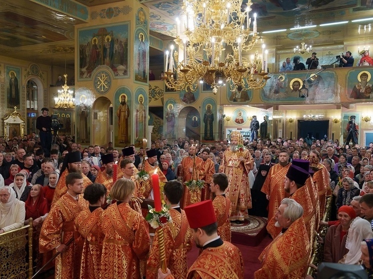 Православные жители Новосибирска отметили Пасху