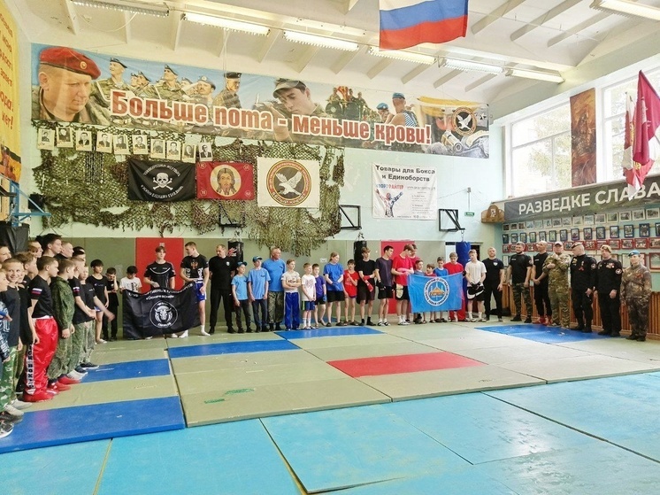 В Киришах соревновались юные кикбоксеры
