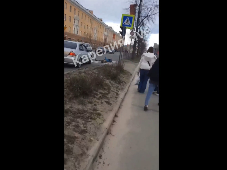 Неизвестный мужчина кидался под машины в центре Петрозаводска