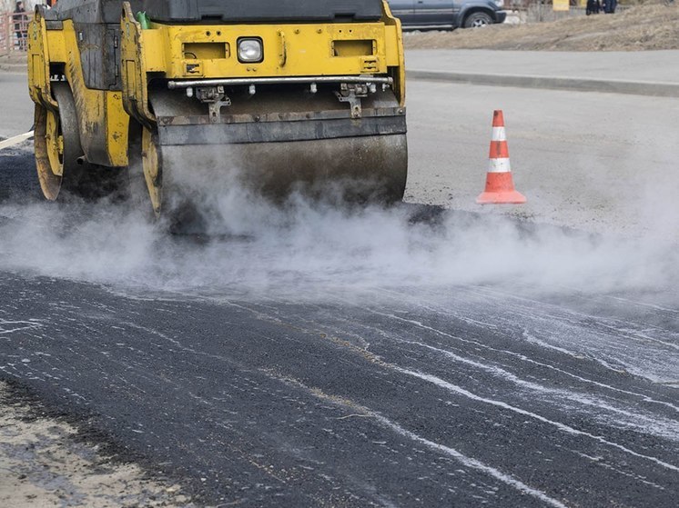 Ямочный ремонт на дорогах Долинского района завершится до конца весны