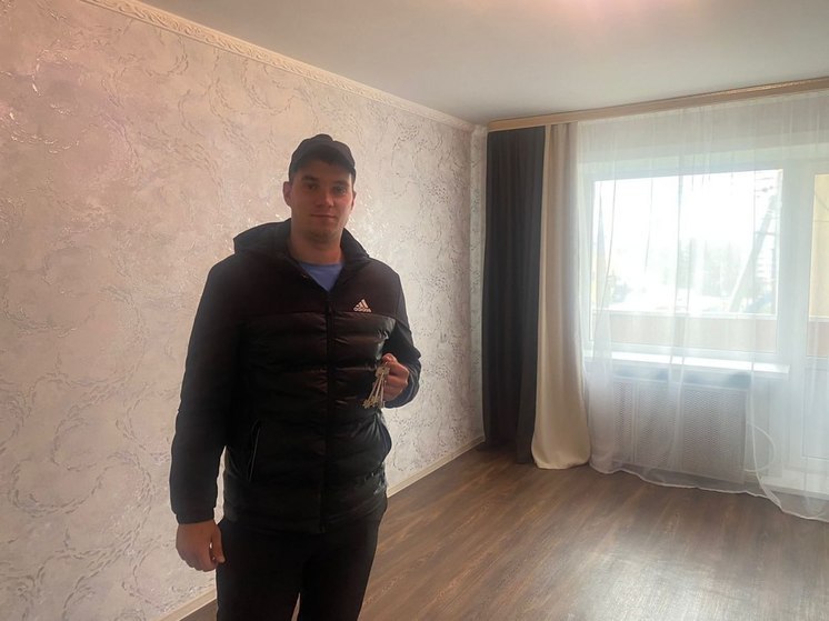 Сирота из Долинска получил новую квартиру и хочет стать полицейским