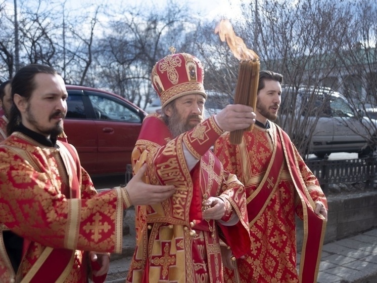 Благодатный огонь прибывает в Томск 6 мая: где и во сколько могут увидеть его верующие