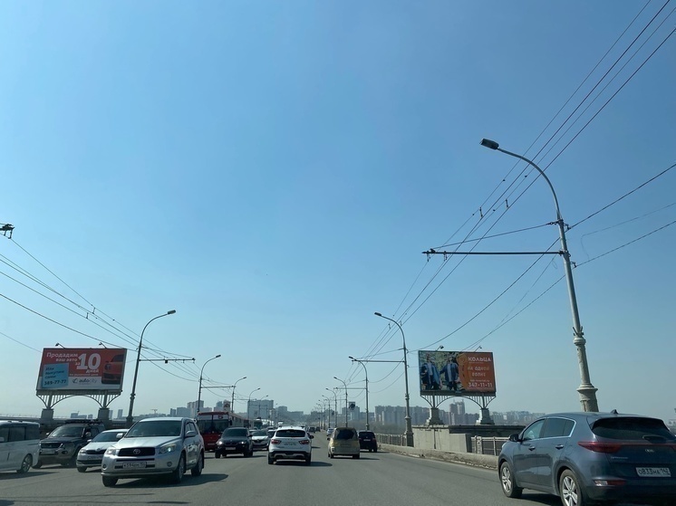 Из-за ДТП автомобиля и трамвая в Новосибирске образовалась пробка