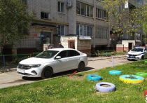 В субботу во дворе дома в Йошкар-Оле пенсионерка пострадала при наезде машины.