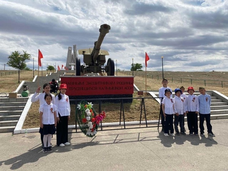 Школьники Калмыкии посетили с экскурсией поселок Хулхуту
