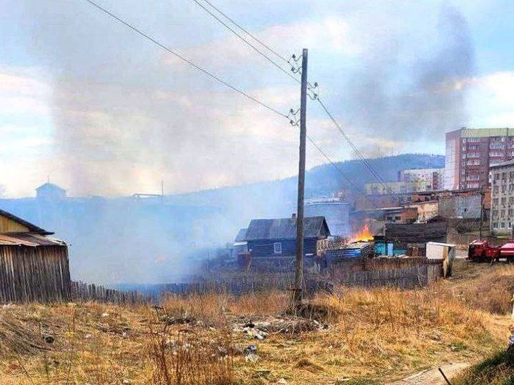 В Братском районе ветер и горят пять СНТ