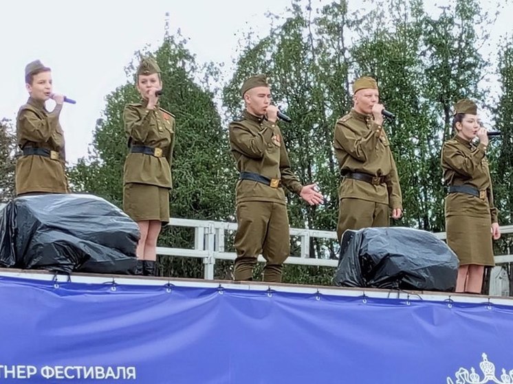 Артисты из Балаклавы подарили севастопольцам концертную программу "Знамена Славы"
