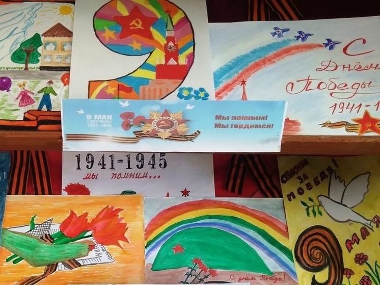 В симферопольской библиотеке открылась выставка рисунков юных крымчан, посвященная Дню Победы