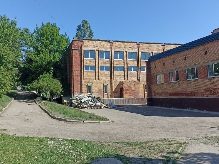 Пушилин и Кириенко проинспектировали ход восстановительных работ в макеевском лицее