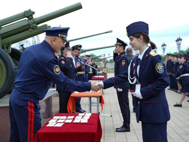 В Северной Осетии 90 мальчишек и девчонок приняли кадетскую присягу