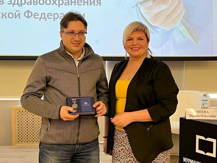 Врач из Мурманска получил медаль за помощь жителям Приморска