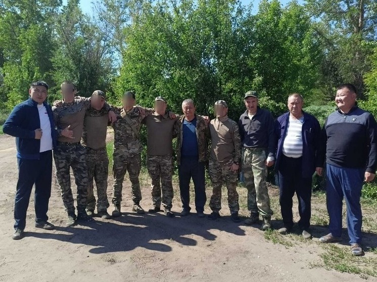 Жители Калмыкии отправили землякам в зону СВО гуманитарную помощь