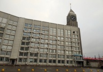 Главные городские часы в центре Красноярска начали исполнять мелодию ко Дню Победы