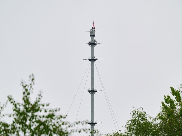 На самую высокую точку Обнинска водрузили Знамя Победы