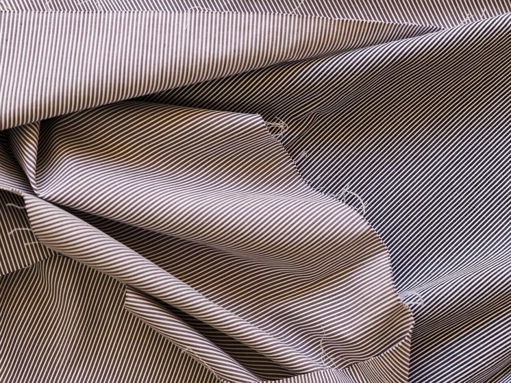 Соцсети: женщина порвала юбку, провалившись в скамейку в центре Петрозаводска