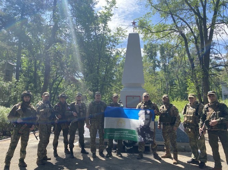 Башкирские воины восстановили памятник участникам ВОВ в Луганской народной республики