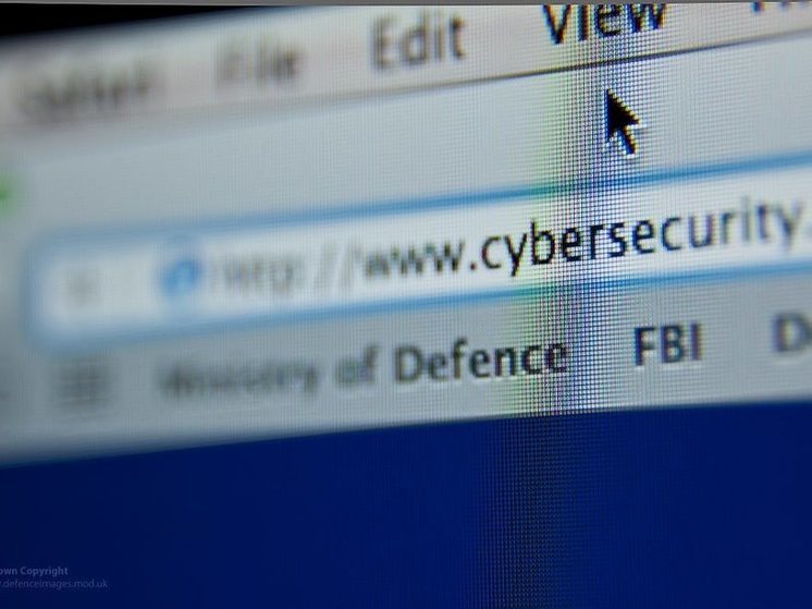Sky: хакеры из неназванной страны взломали серверы минобороны Британии