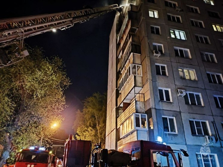В Челябинске из-за ночного пожара в девятиэтажке эвакуировали жителей
