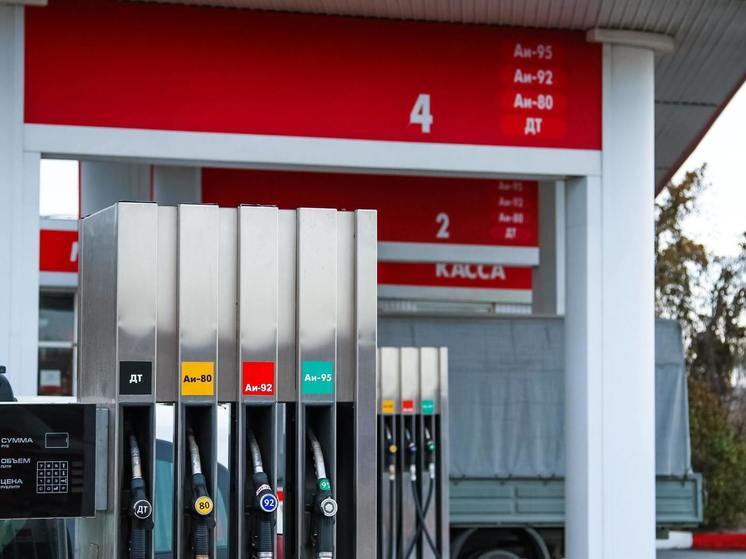 В Волгоградской области пошли вверх цены на все марки бензина