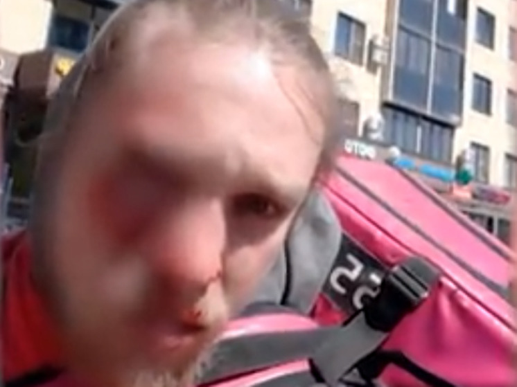 В Электростали водитель сбил курьера и избил его